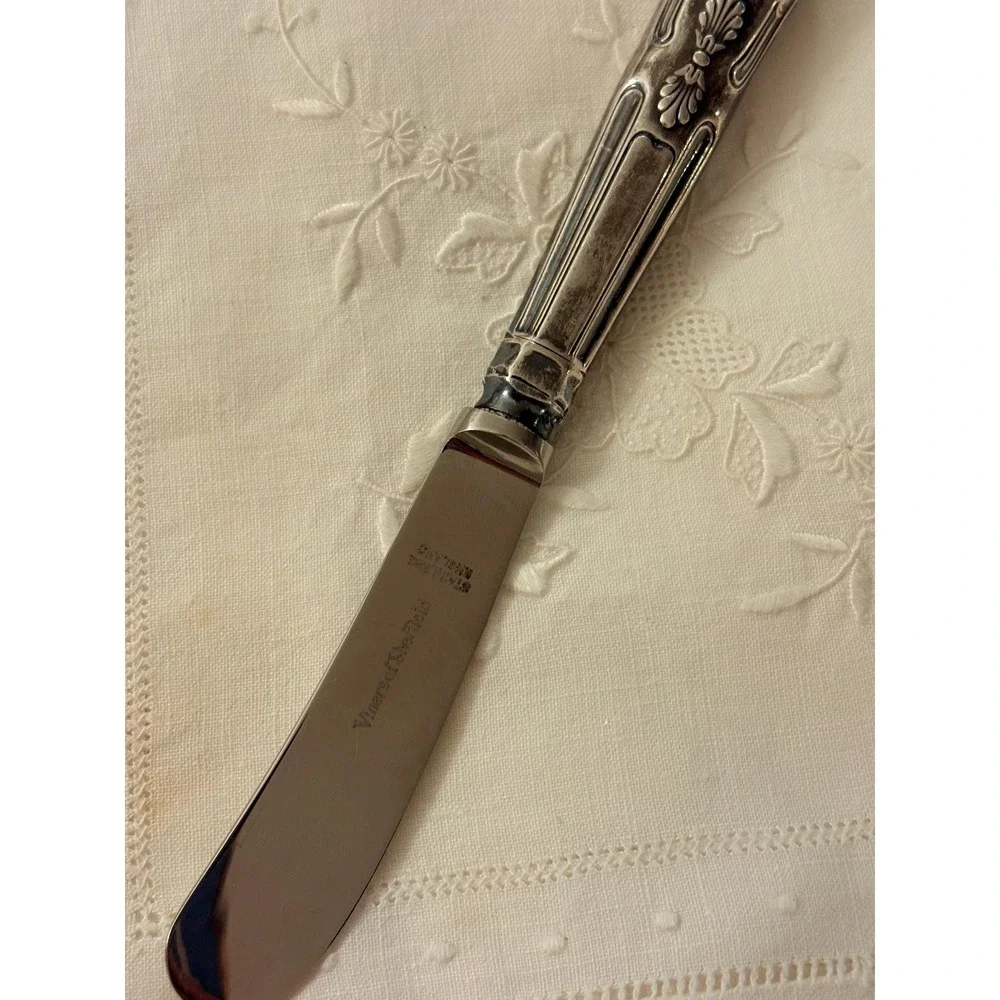 Vintage Viners of Sheffield Stainless Butter Knife England Shell‎ Floral Handle